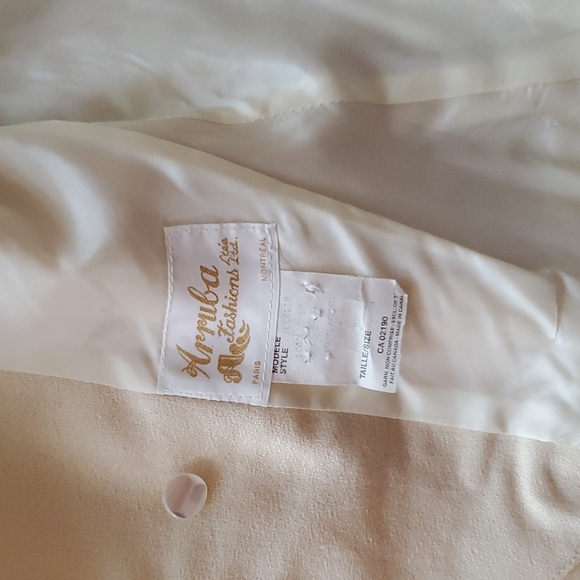 VINTAGE Soft Yellow Blazer - Picture 5 of 6